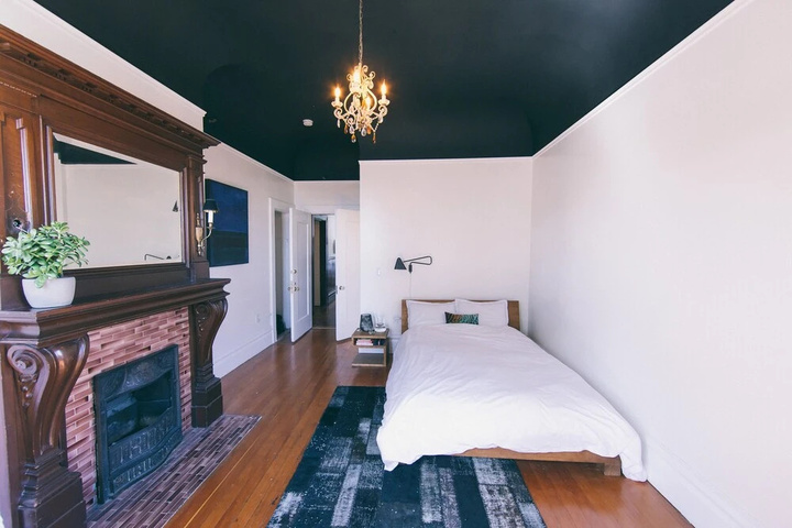 Room 3 of 10