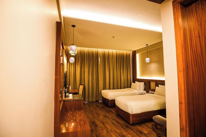 Room 10 of 37