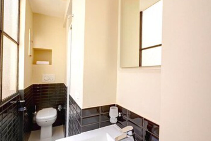 Room 2 of 22