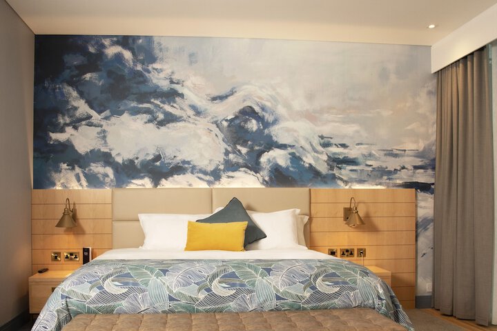 Room 5 of 145