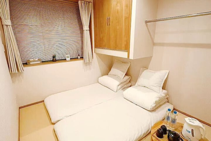 Room 35 of 47
