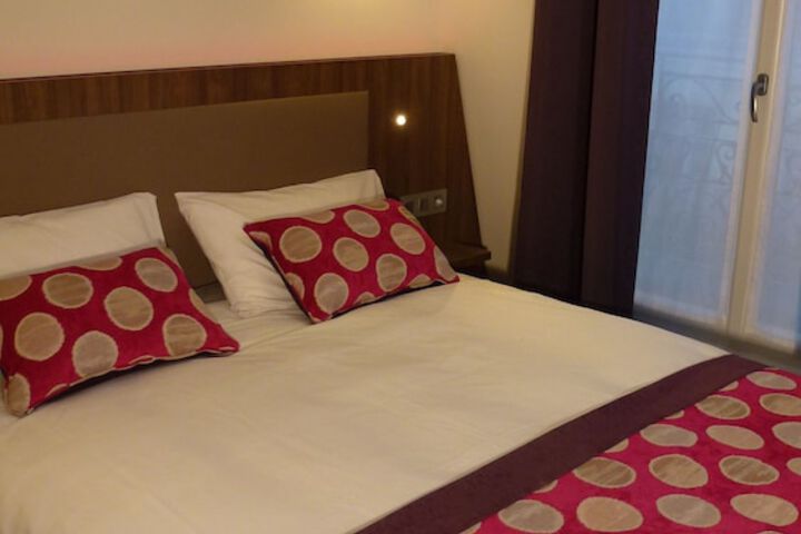 Room 6 of 42