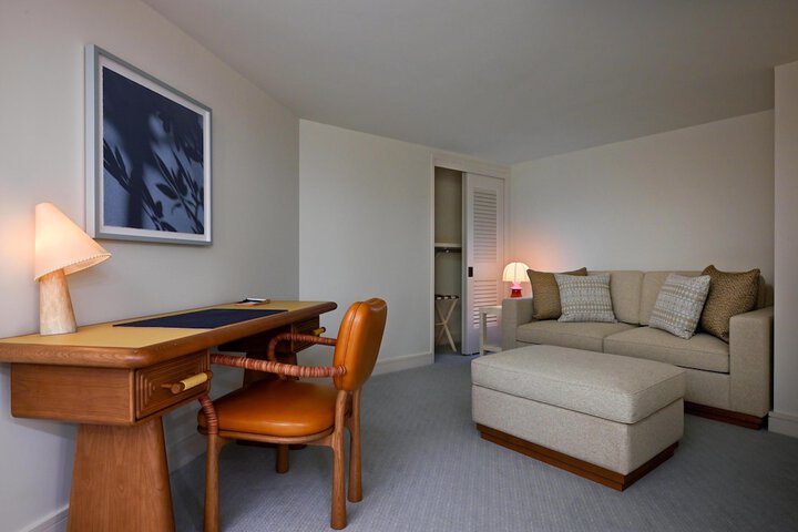 Room 82 of 138