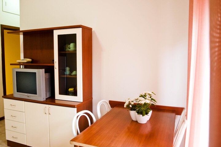 Room 5 of 41