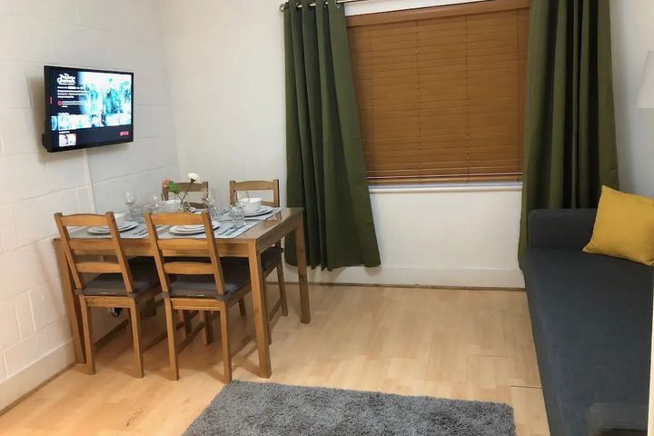 Room 2 of 17