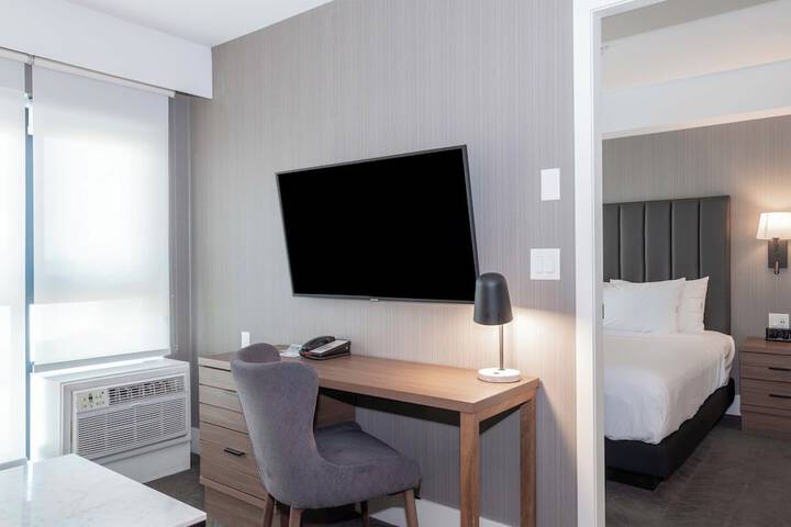 Room 27 of 67