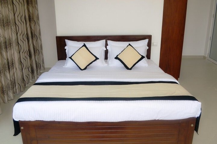 Room 2 of 36