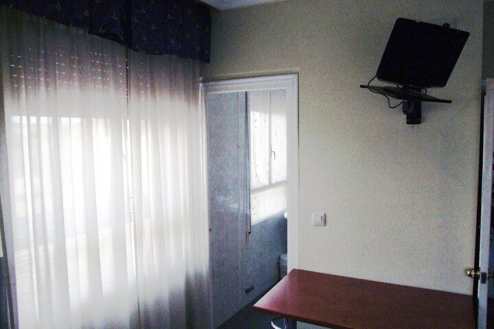 Room 18 of 31