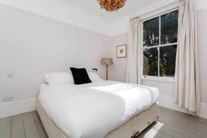 Room 7 of 28