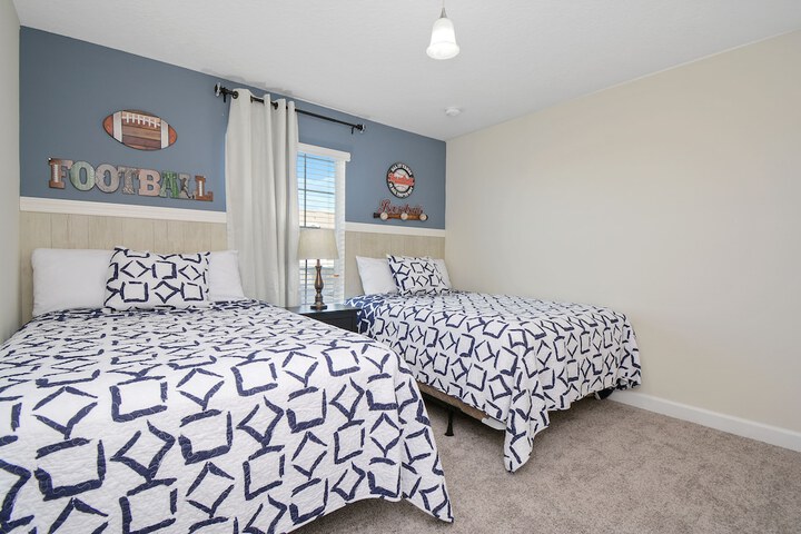 Room 5 of 27