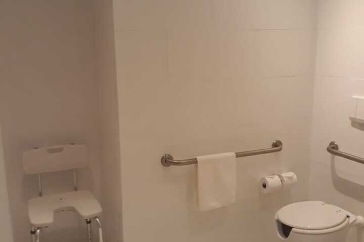 Room 25 of 72