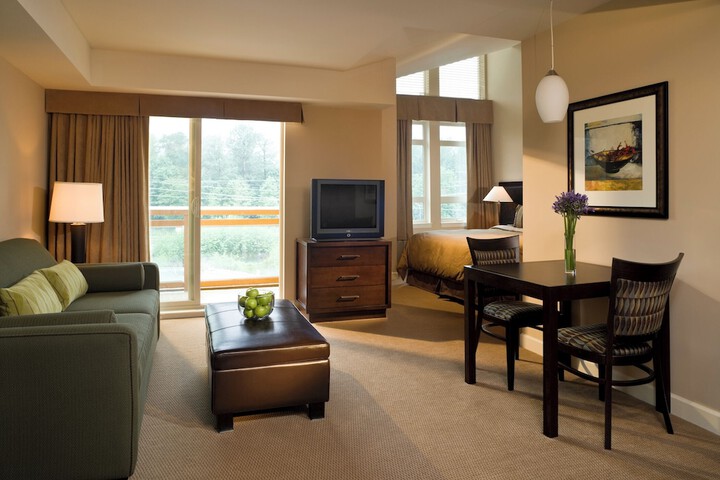 Room 6 of 32