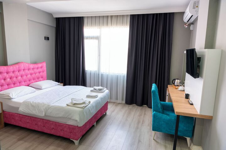 Room 4 of 13