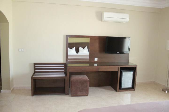 Room 11 of 42