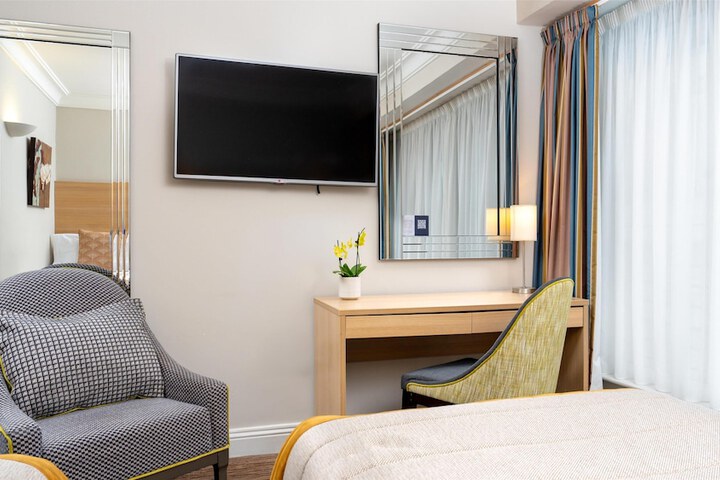 Room 55 of 104