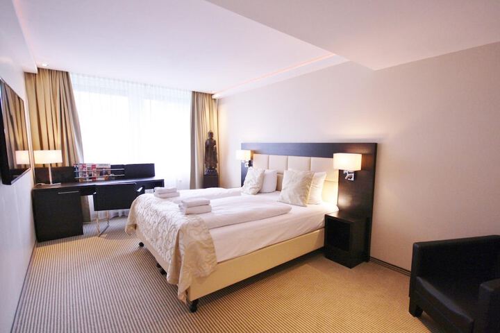 Room 17 of 35