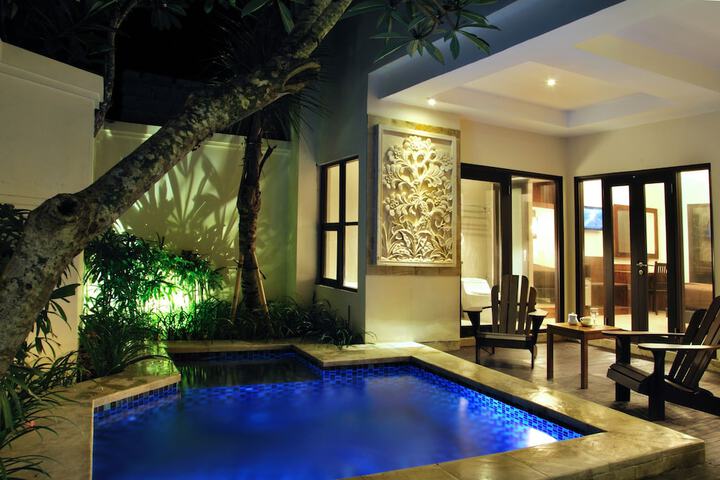 Pool Hotel