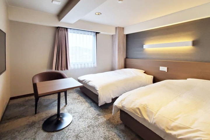 Room 7 of 34