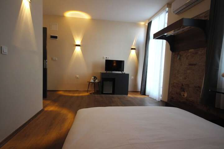 Room 77 of 204