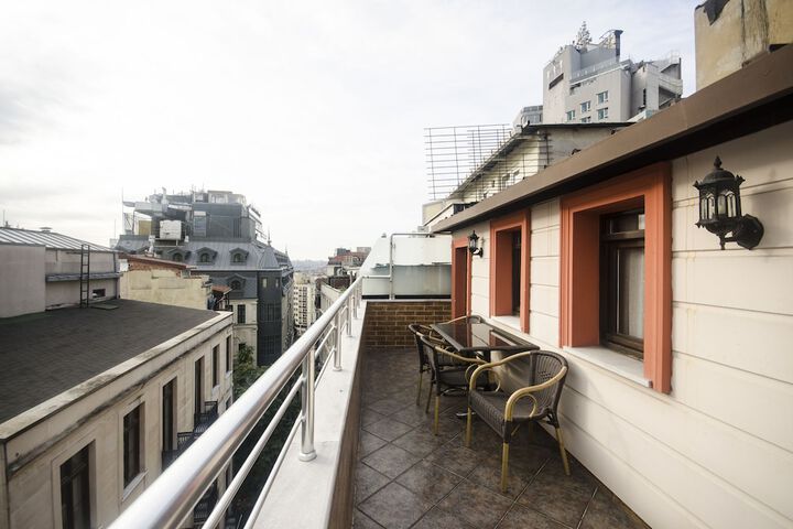 Terrace/Patio 23 of 40