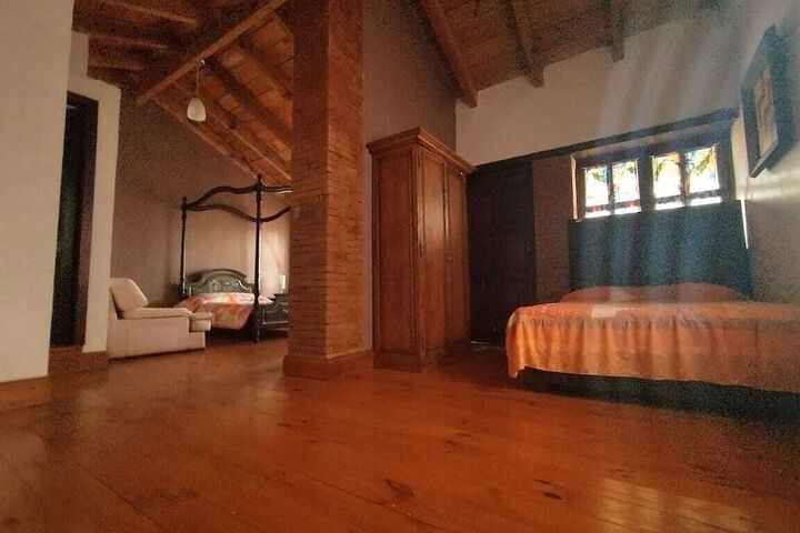 Room 6 of 19