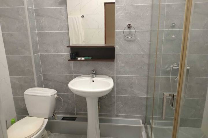 Room 9 of 42