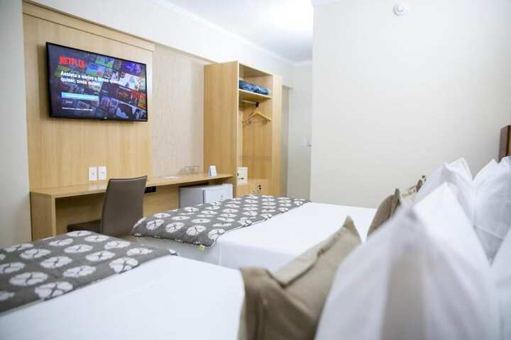 Room 16 of 18