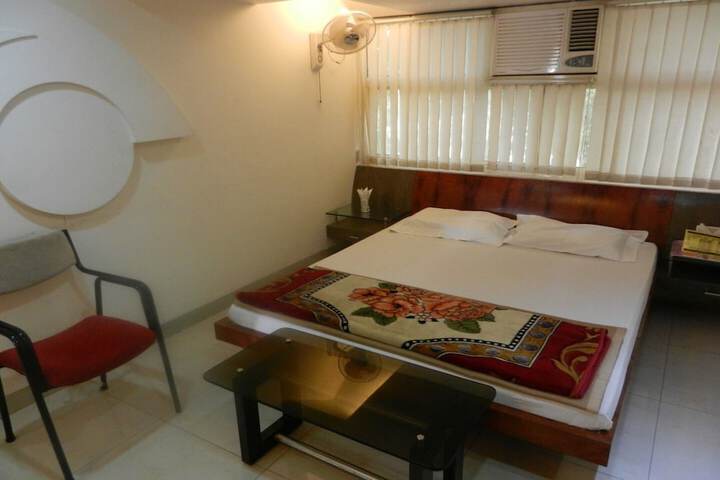 Room 4 of 21