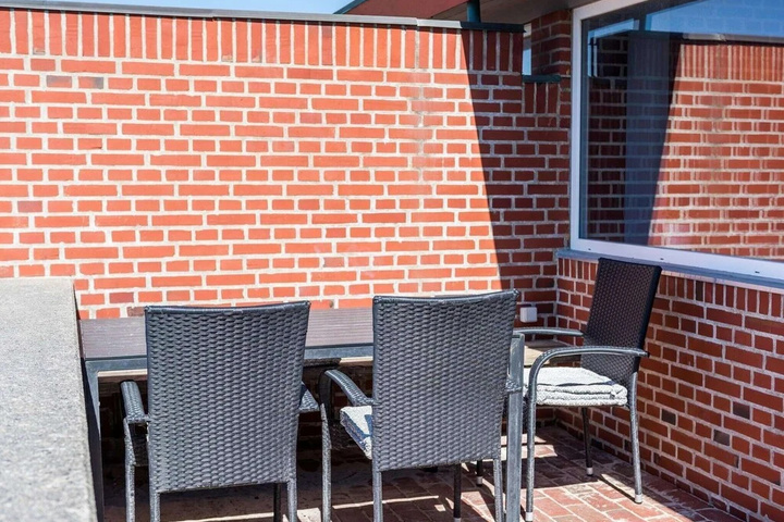 Terrace/Patio 4 of 17