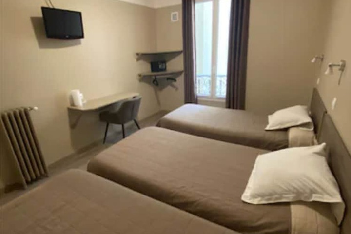 Room 8 of 17
