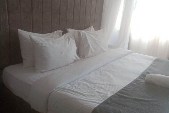 Room 8 of 44
