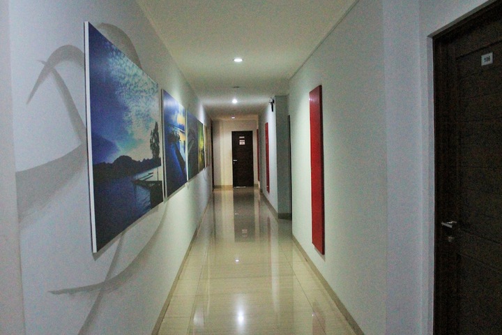 Ballroom/Hall 33 of 39