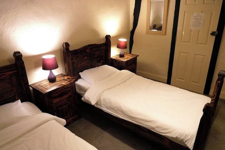 Room 8 of 22