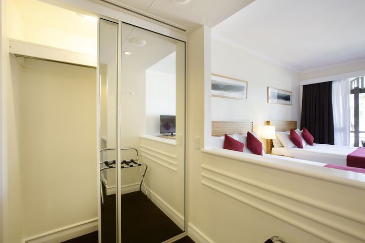 Room 7 of 135