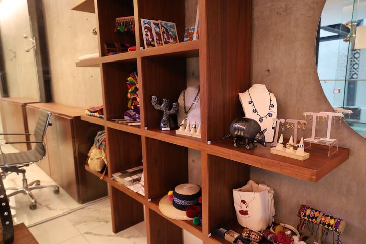 Gift Shop 76 of 176