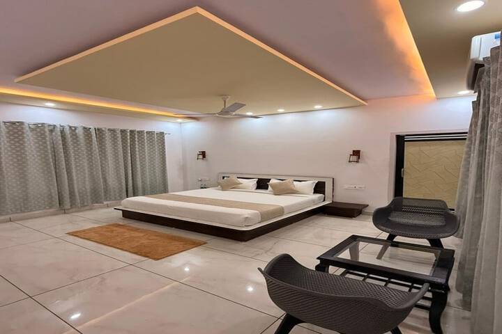 Room 42 of 113