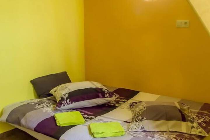 Room 42 of 49