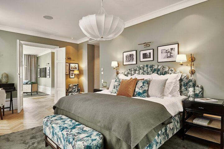 Room 15 of 60