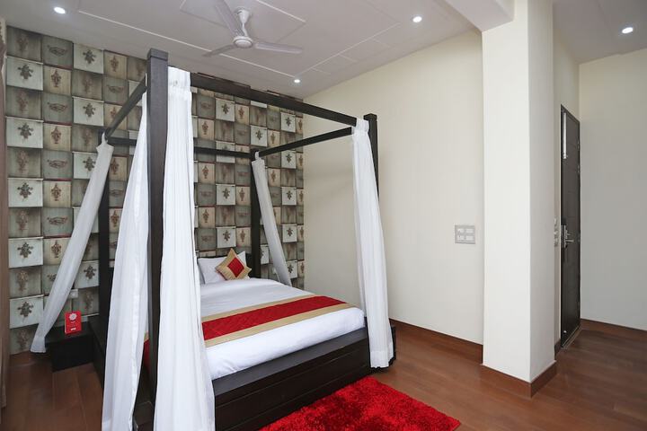 Room 18 of 26