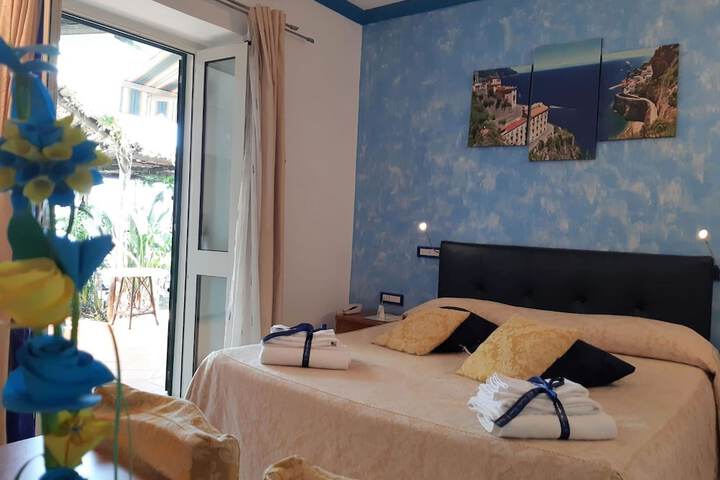 Room 4 of 35