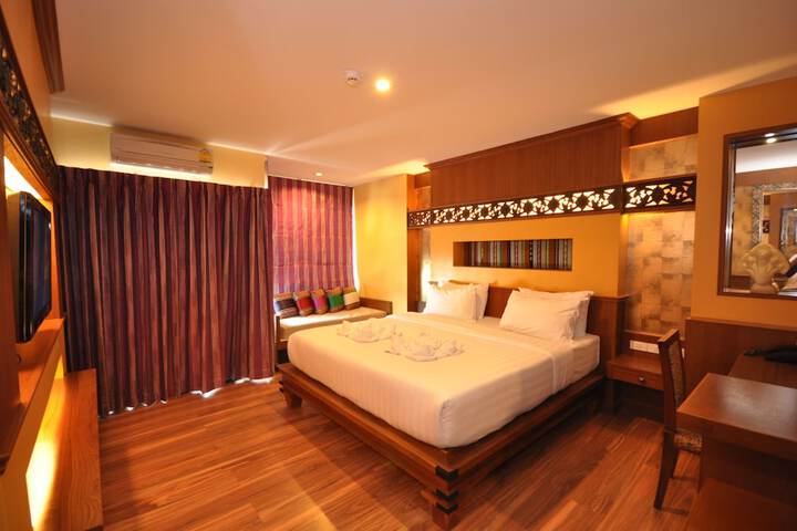 Room 3 of 83