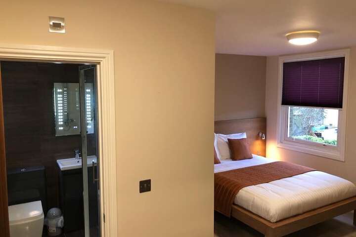 Room 6 of 37