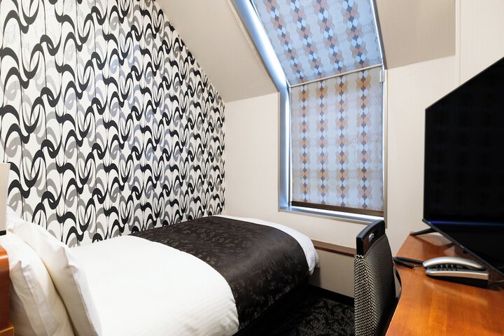 Room 10 of 47