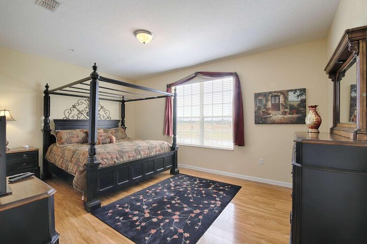 Room 7 of 50