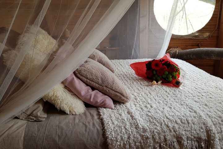 Room 2 of 32