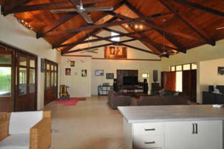 Room 7 of 11