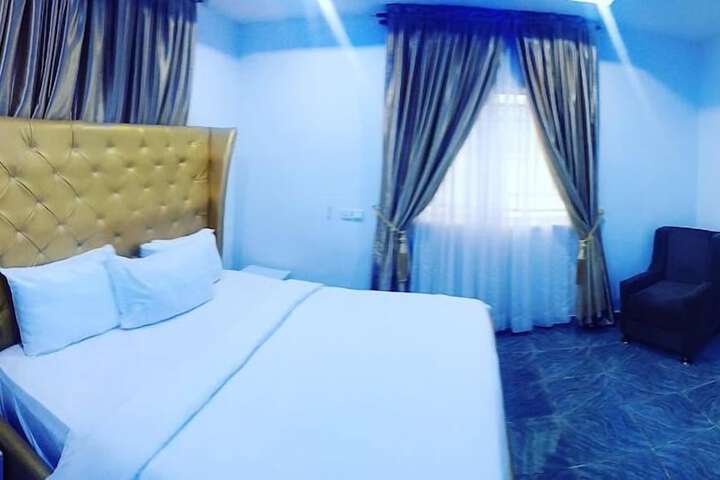 Room 5 of 62