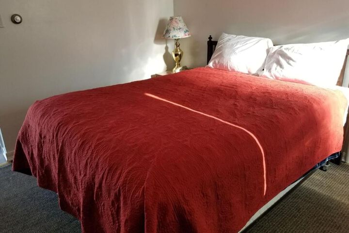 Room 8 of 28
