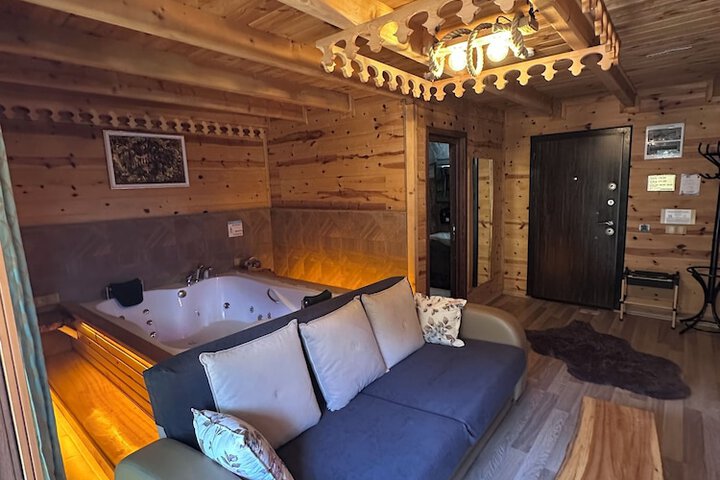 Room 43 of 89