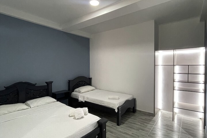Room 3 of 21